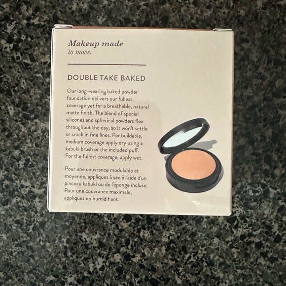 Laura Geller Double Take Baked Powder Foundation Shade: Medium - Picture 5 of 6
